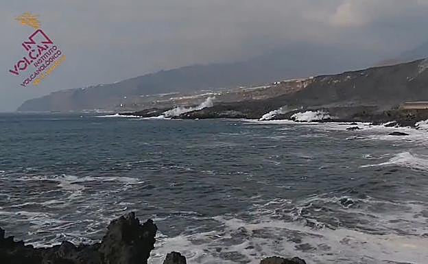 Una nueva colada avanza a 70 metros/hora en dirección al mar